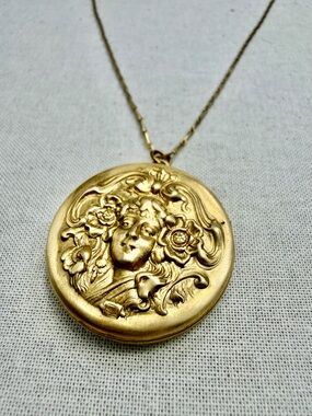 Vintage Gold Art Nouveau Floral Woman Locket Necklace